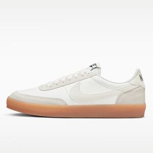 Woman’s Nike Sneakers